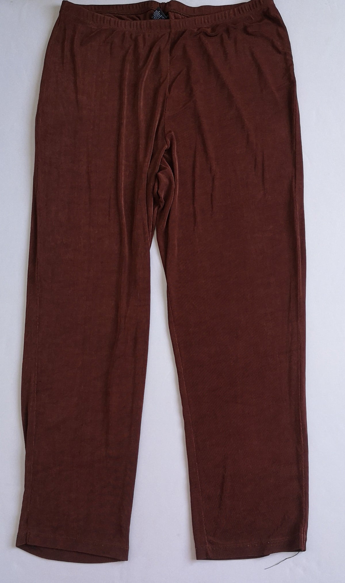 Pantalón stresh y blusa con nudo