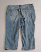 Jeans corto con sueter cuello ancho c