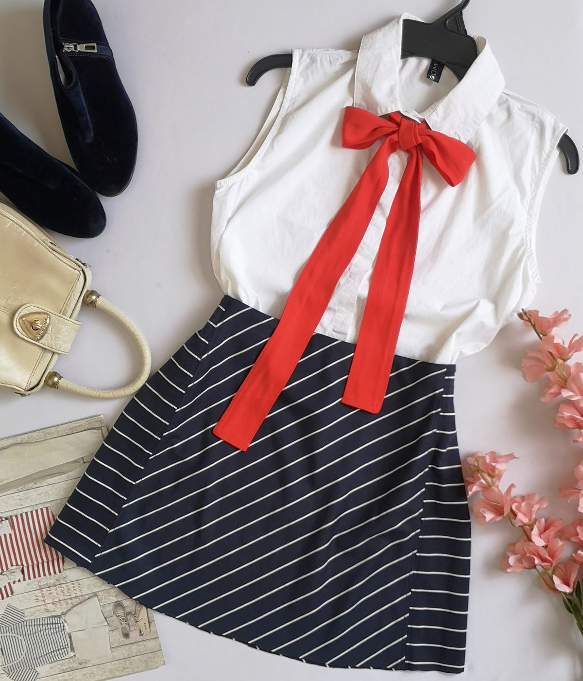 Blusa sin mangas con falda corta ⚓