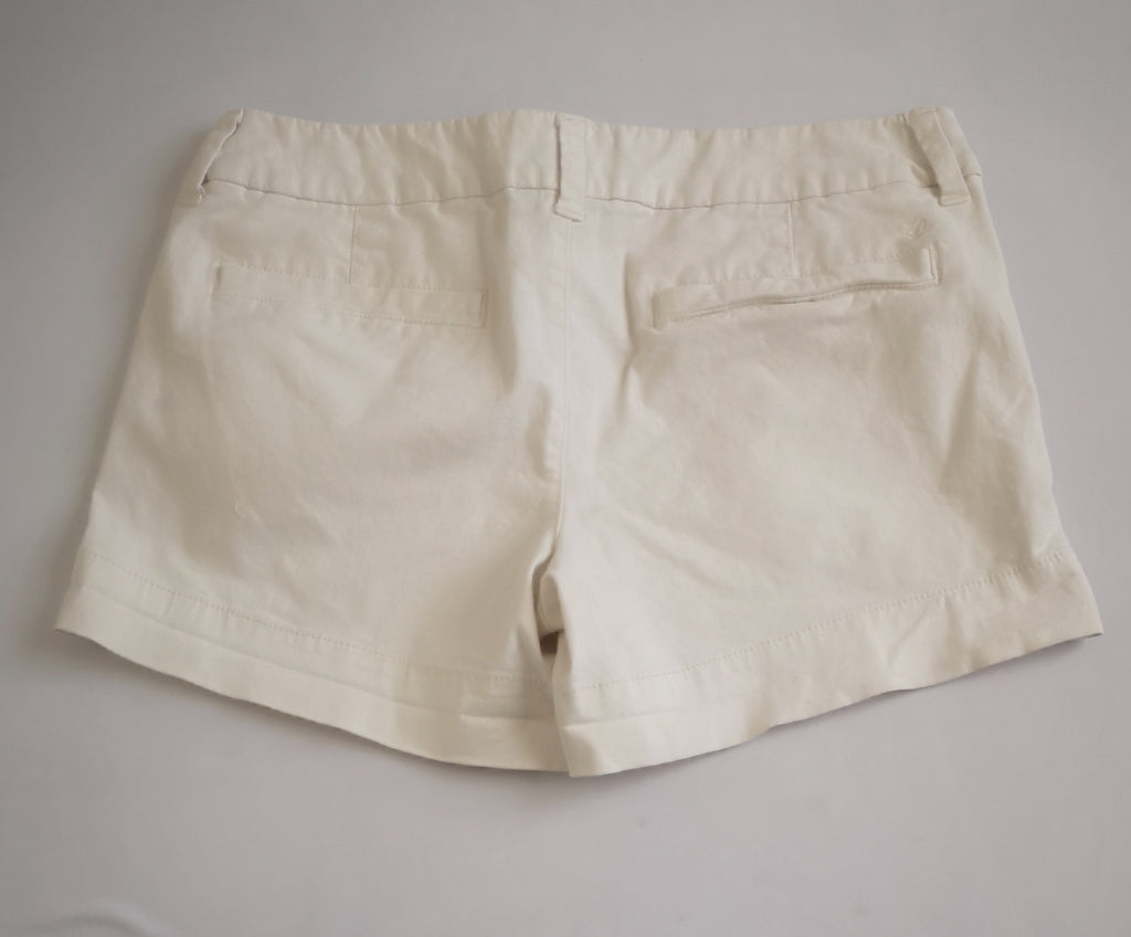 Short con sueter con zipper adelante