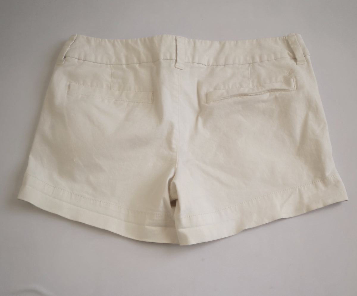 Short con sueter con zipper adelante