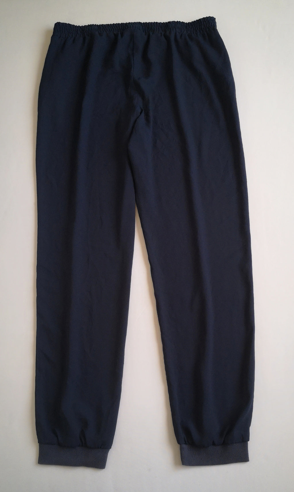 Sueter cuello en V con jogger tela suave 💙