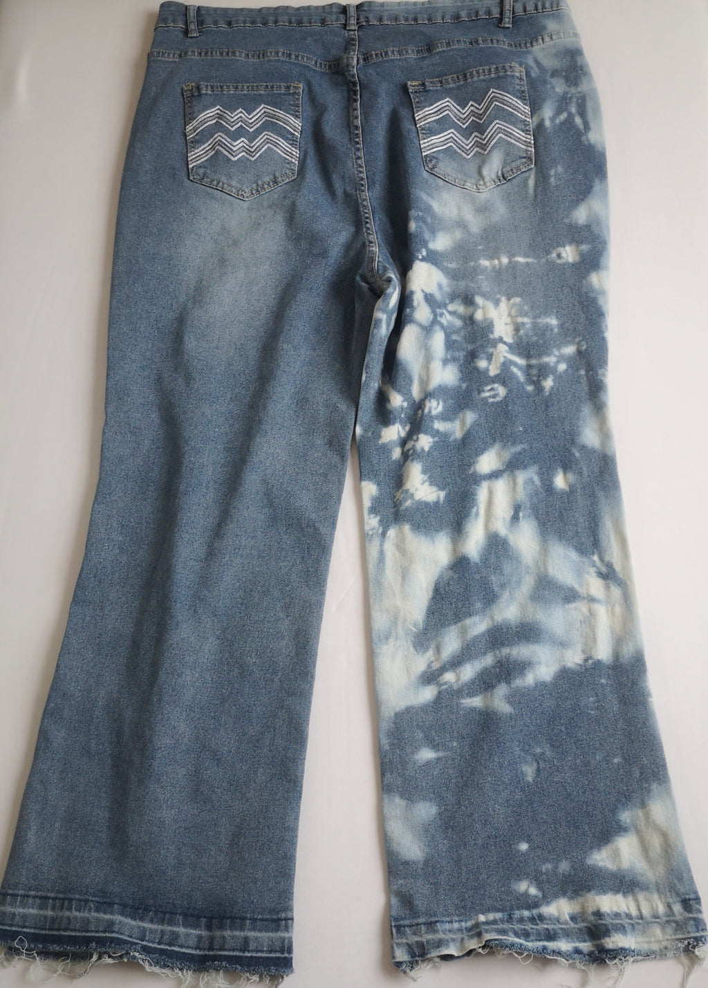 Blusa tejida con jeans tie dye ancho de abajo ❤️