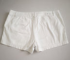 Short de gabardina con blusa de algodón