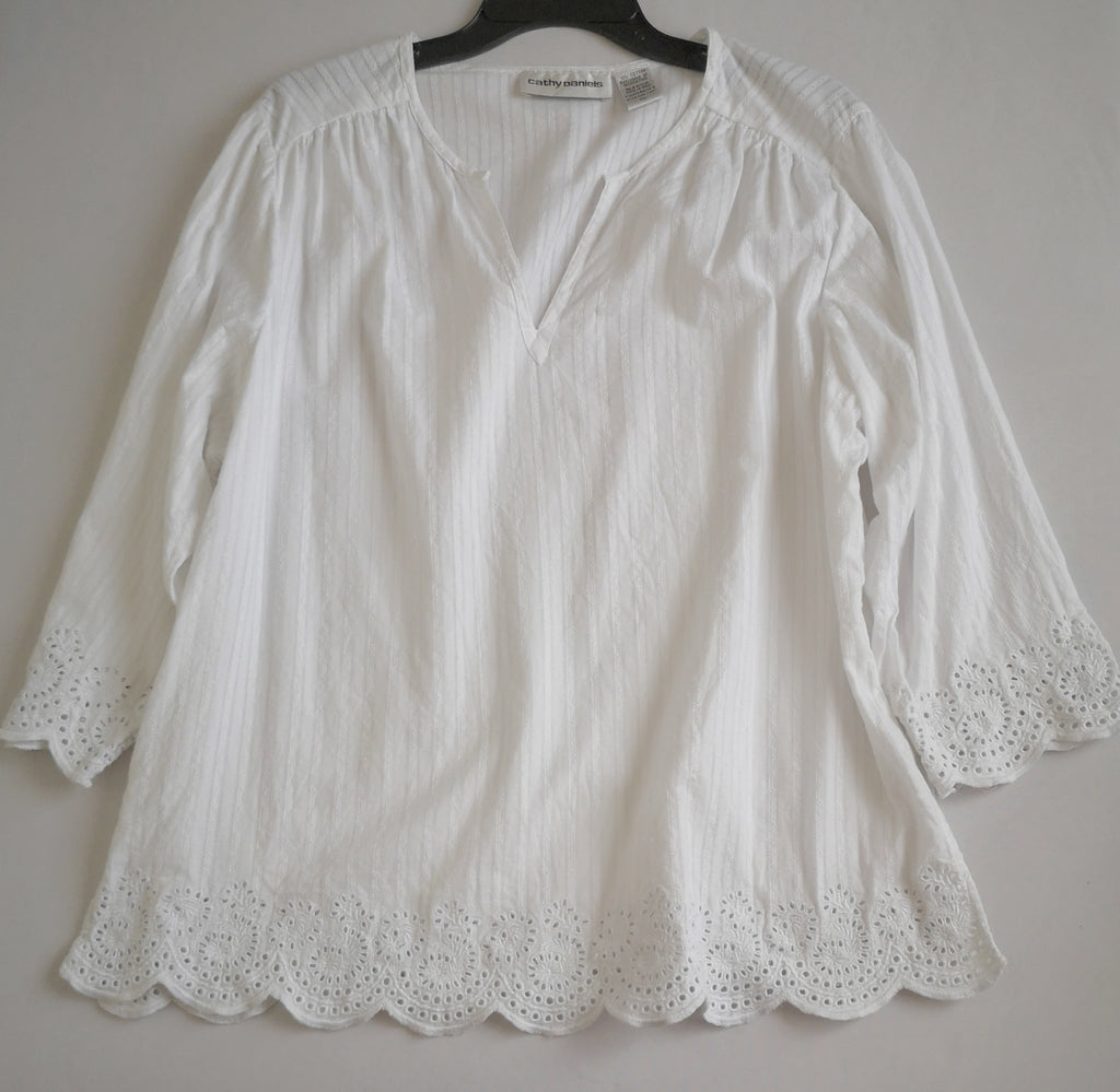 Blusa de algodón bordada de abajo incluye collar