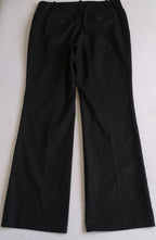 Pantalón de gabardina con blusa hombros descubiertos ⚓