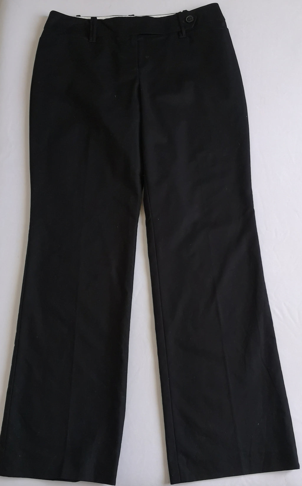 Pantalón de gabardina con blusa hombros descubiertos ⚓