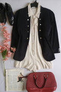 Chaqueta con botones y enterizo corto