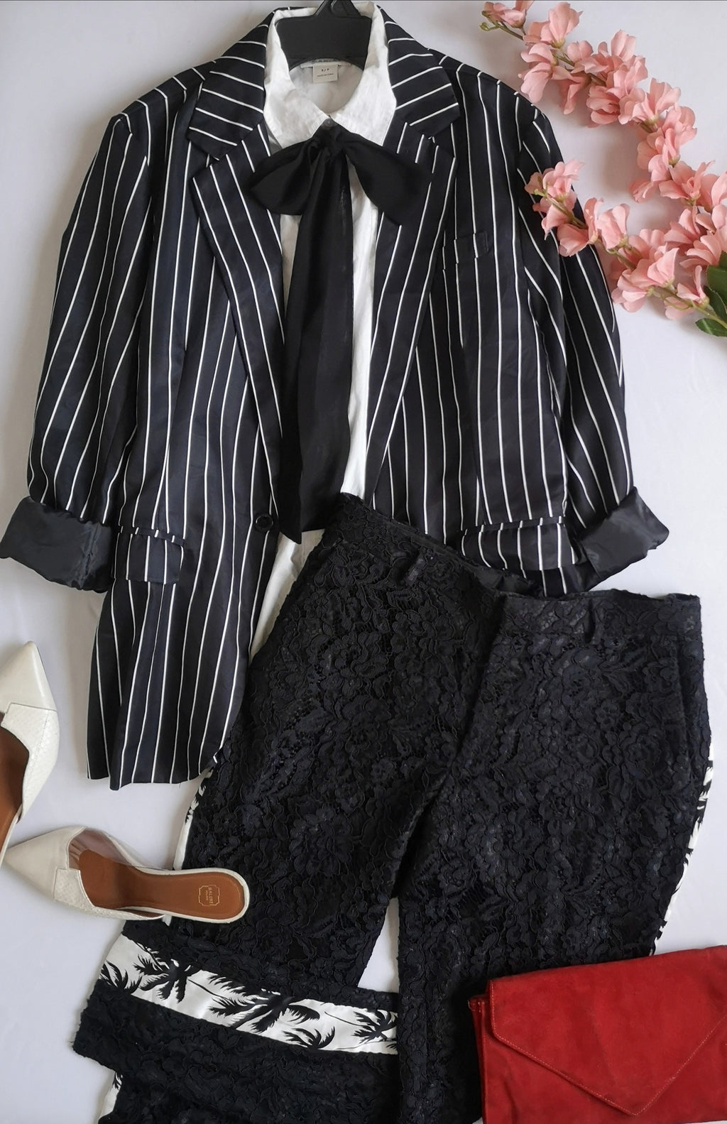 Blazer con pantalón de encaje
