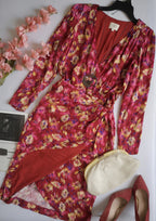 Vestido traslapado cerrado incluye collar