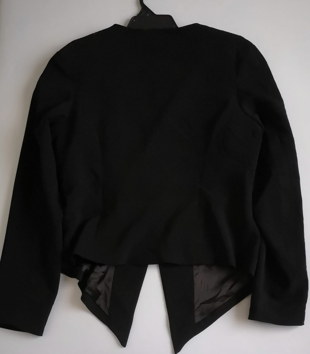 Chaqueta bordada asimétrica
