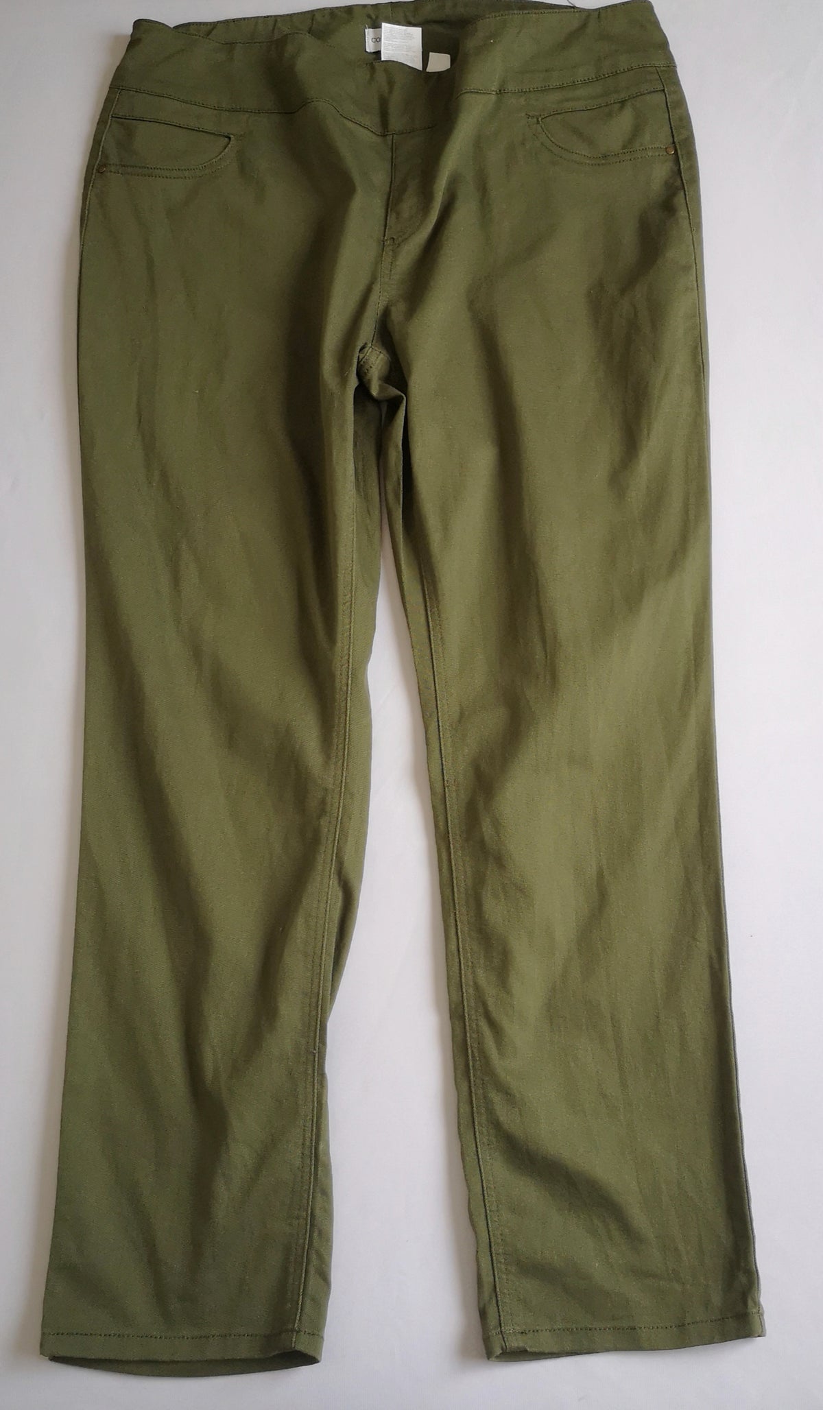 Blusa con botones atrás con pantalón corte recto