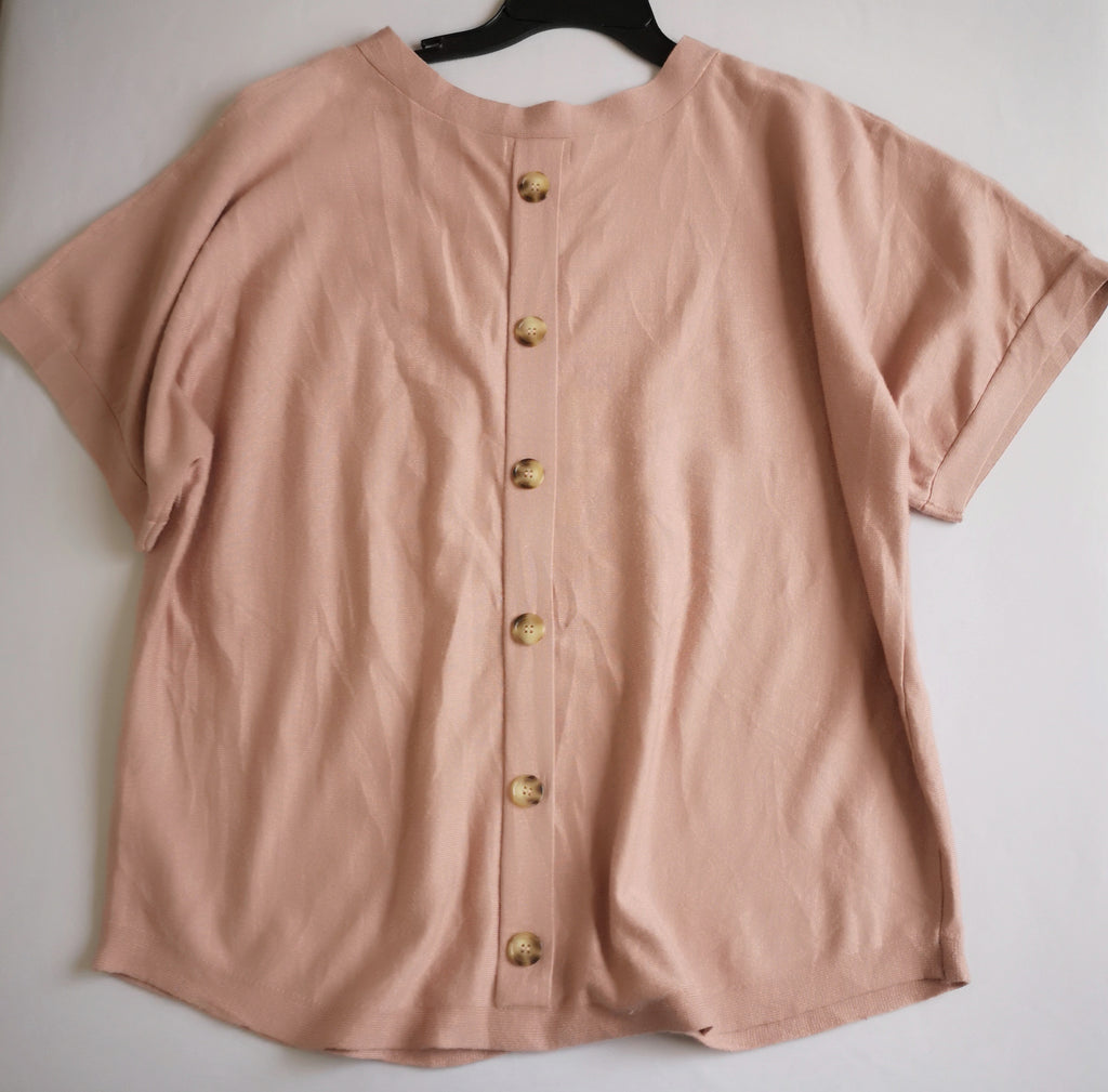 Blusa con botones atrás con pantalón corte recto