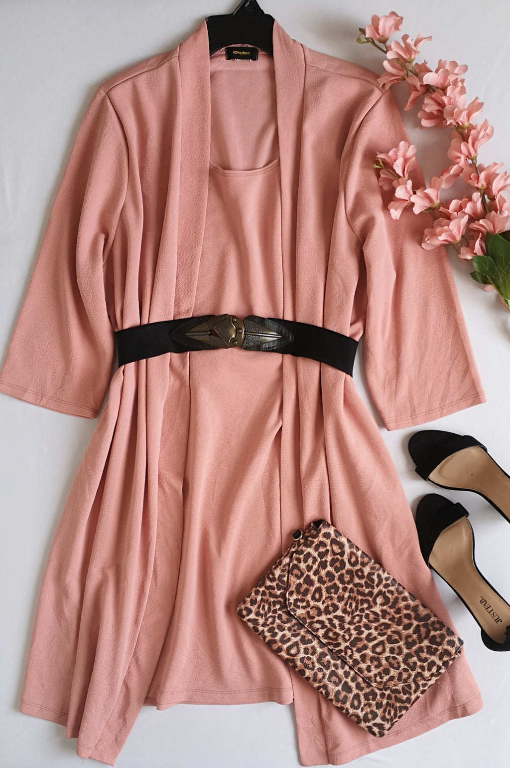 Vestido con chaqueta pegada incluye cincho