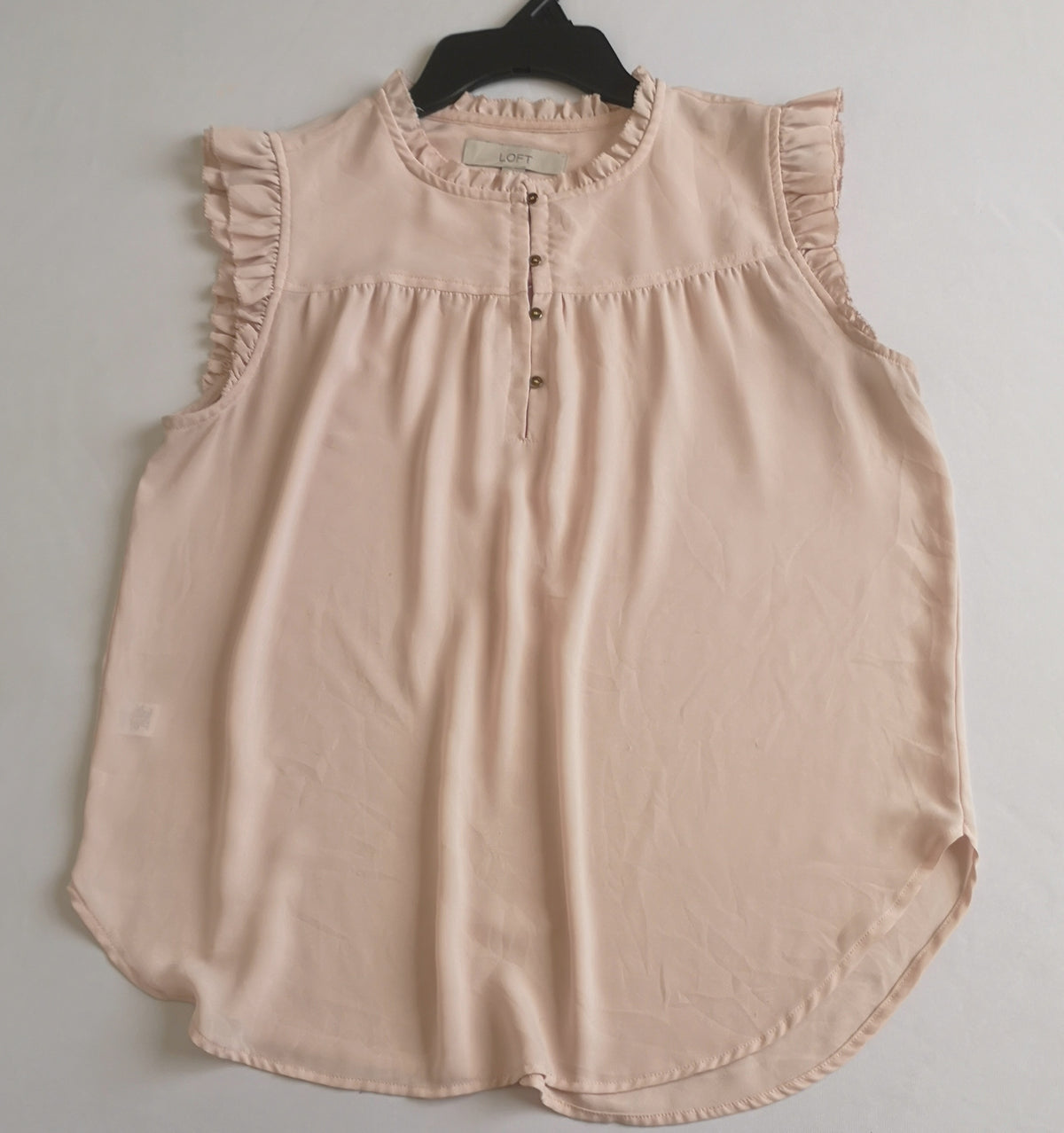 Falda a la rodilla con blusa de chifon