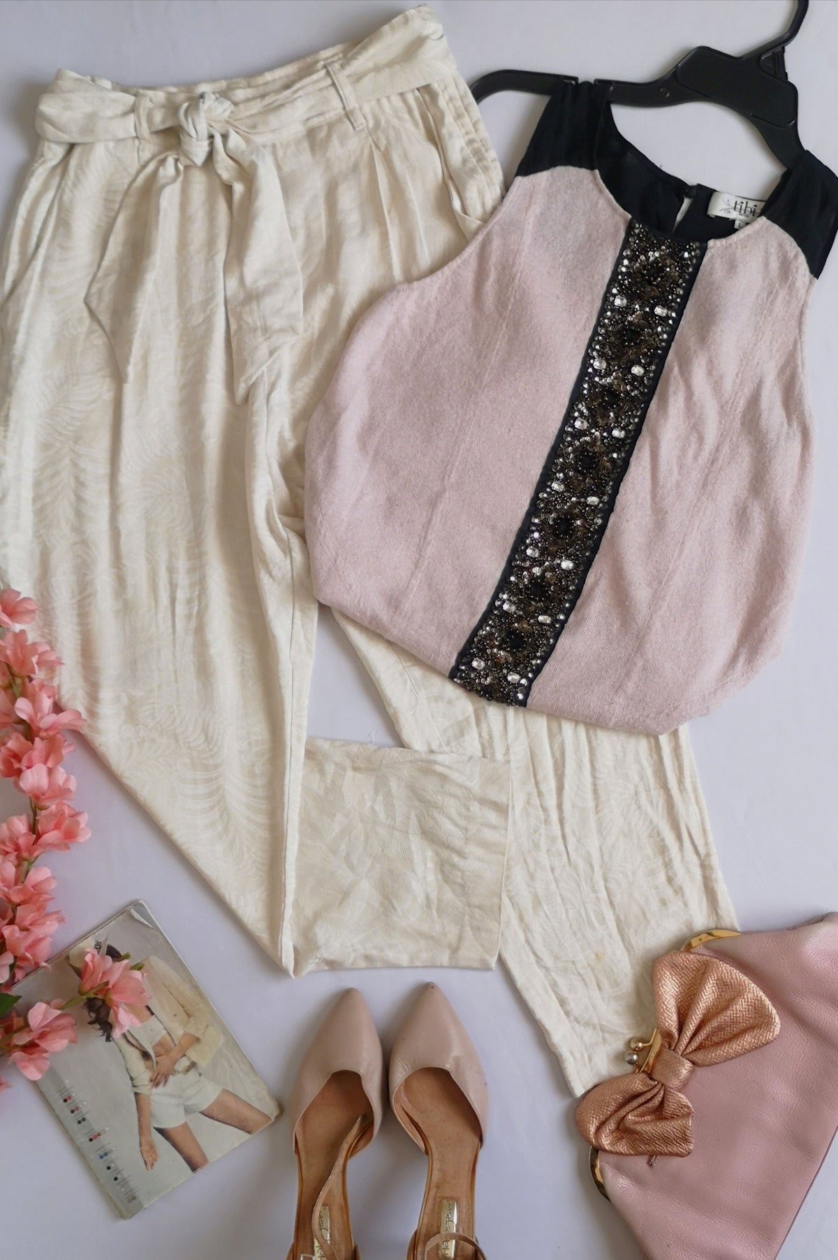 Blusa bordada y pantalón con cinto ❤️