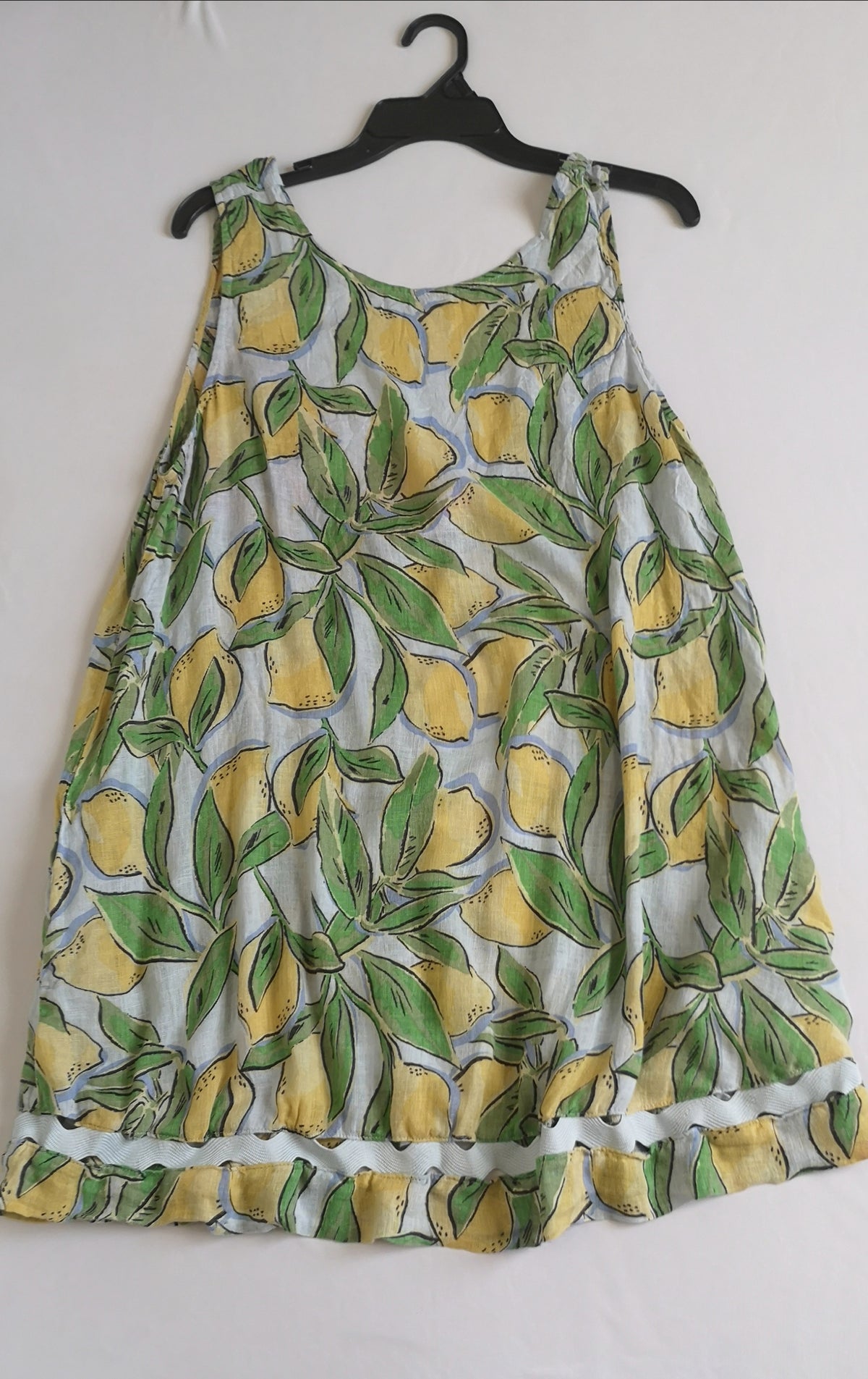 Vestido con bolsas a los lados con cardigan tipo crochet