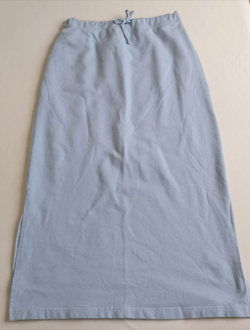 Falda midi con blusa manga larga