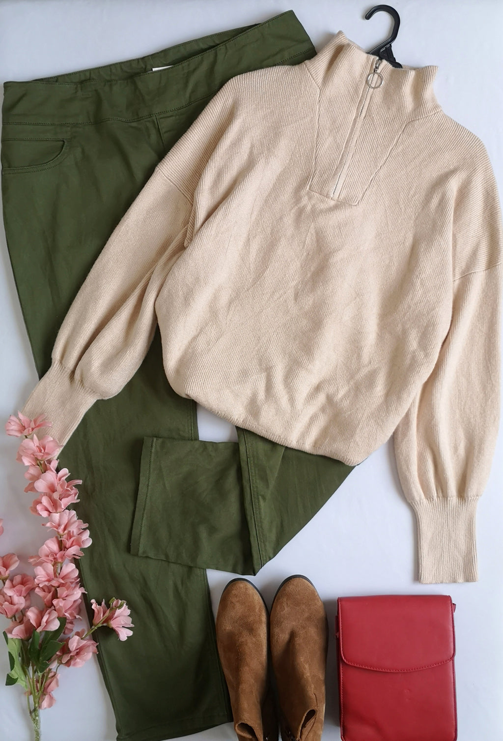 Sueter cuello alto con Pantalón tela suave