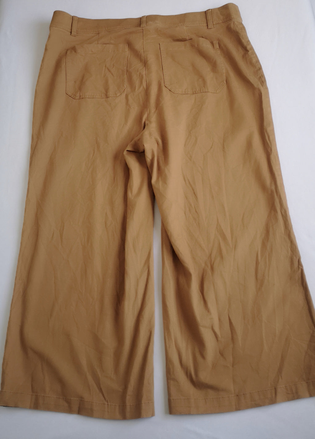 Pantalón wide leg corto con blusa acanalada