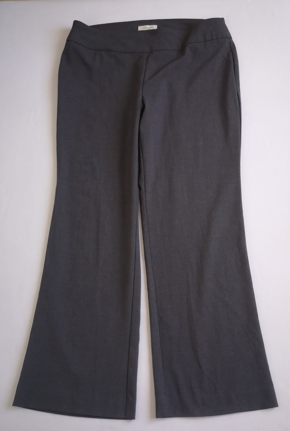 Pantalón semiformal con blusa manga larga