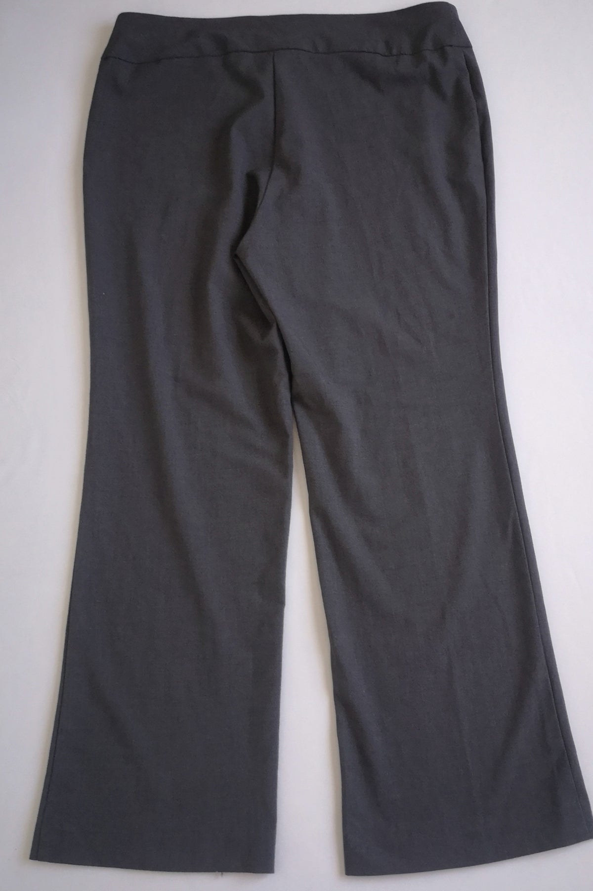 Pantalón semiformal con blusa manga larga