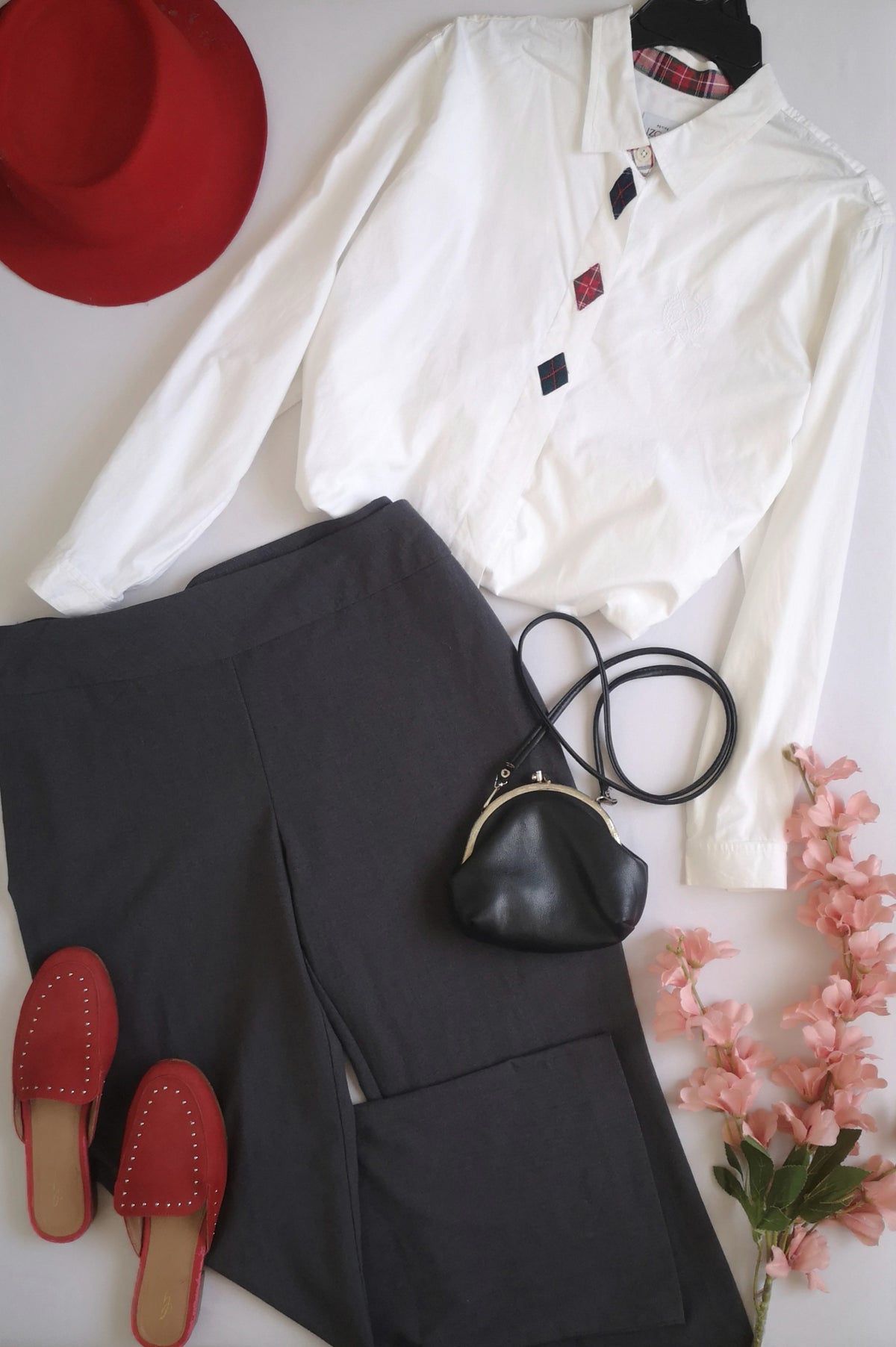Pantalón semiformal con blusa manga larga