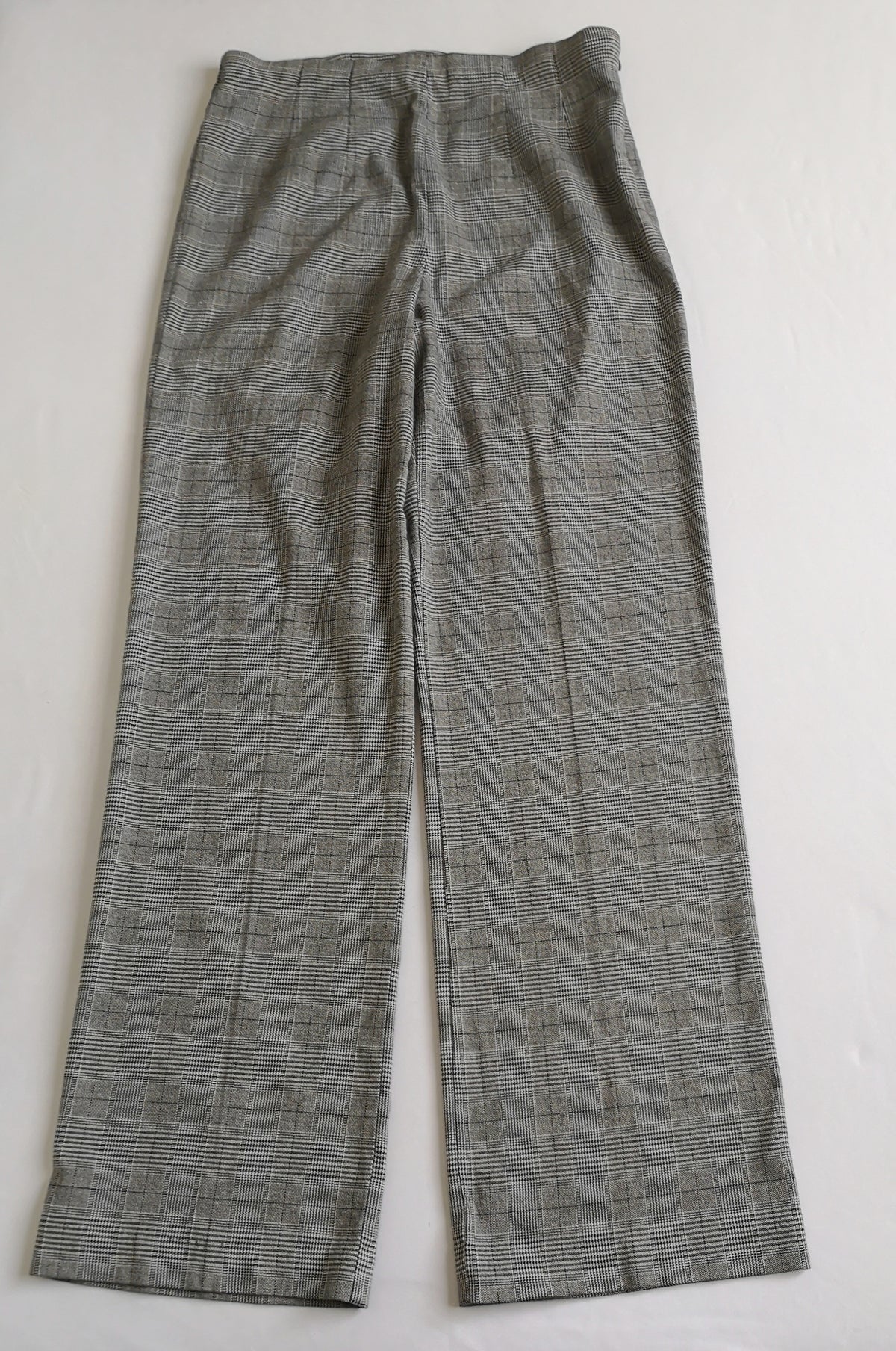 Pantalón sin bolsas con blusa cuello redondo ❤️