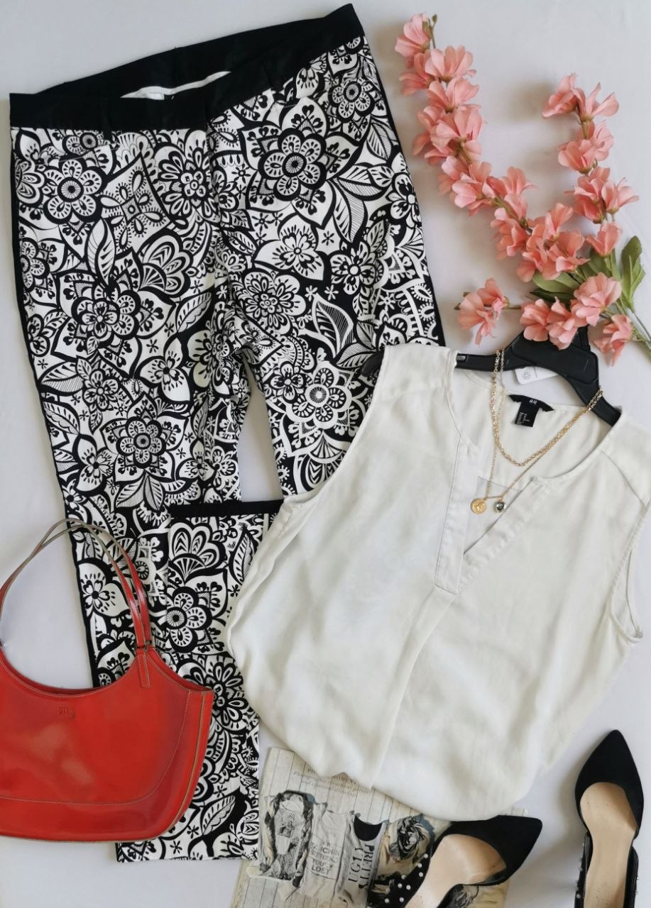 Pantalón corte recto con blusa sin mangas