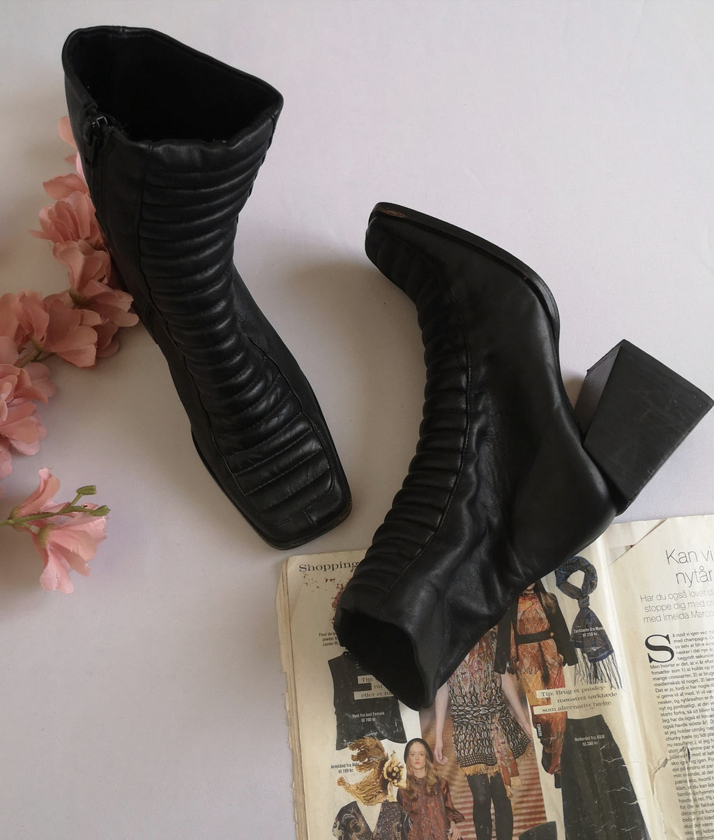 Botines estilo cuadrado