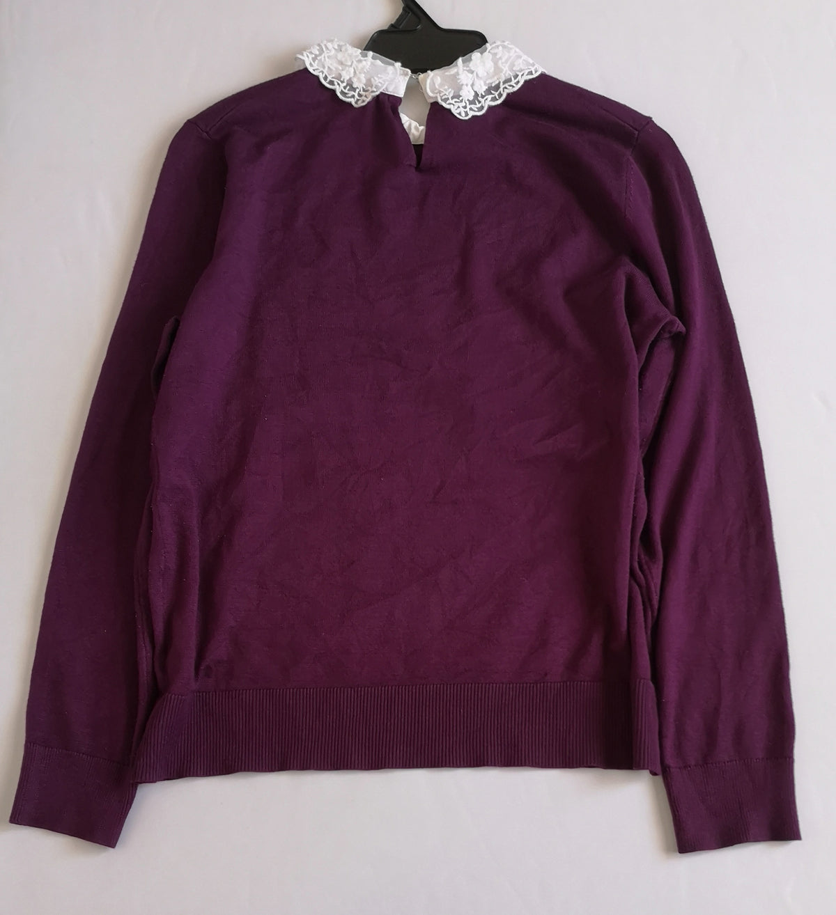 Blusa con cuello bordado incluye collar 💙