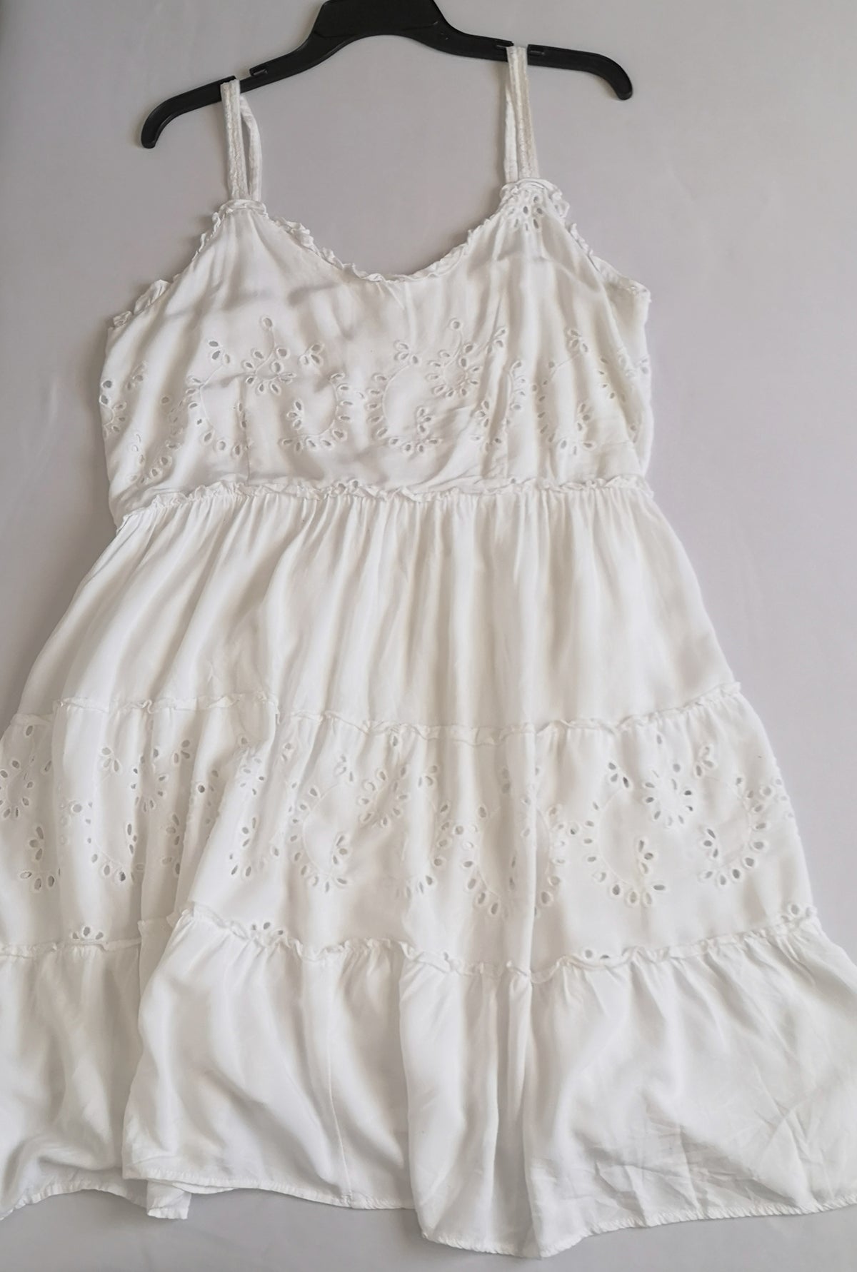 Vestido de tirantes incluye cincho