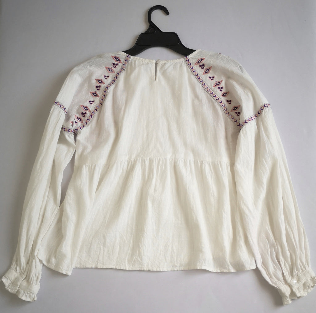 Blusa tipo boho bordada
