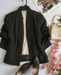 Chaqueta con botones ocultos