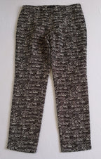 Pantalón corte recto con blusa hombros descubiertos
